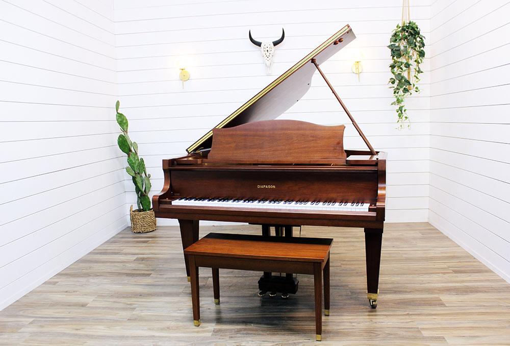 Diapason 170-H Baby Grand Piano