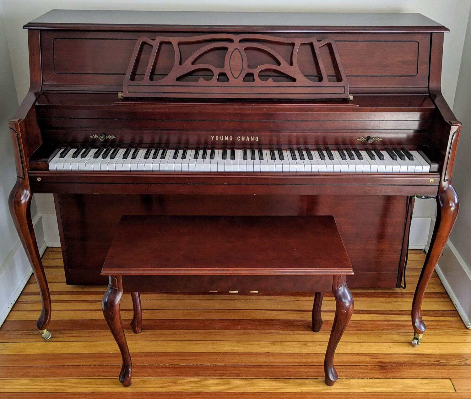 Young Chang 42" console in very good condition.