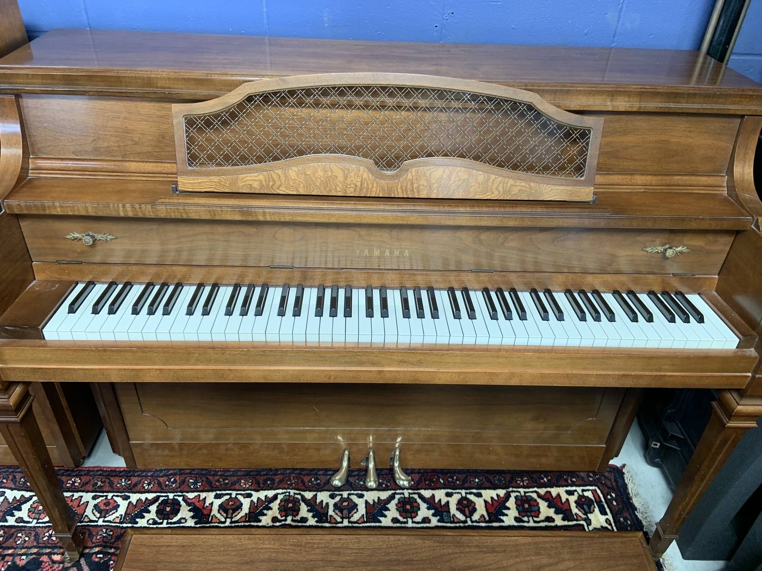 Yamaha M214B Console