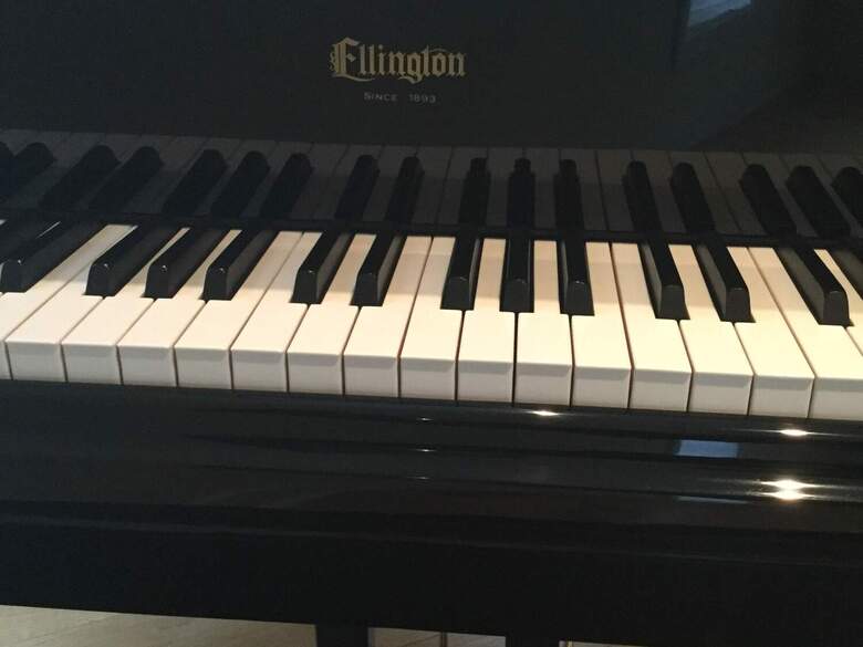 *SOLD* Beautiful Baldwin Ellington Baby Grand Piano for sale