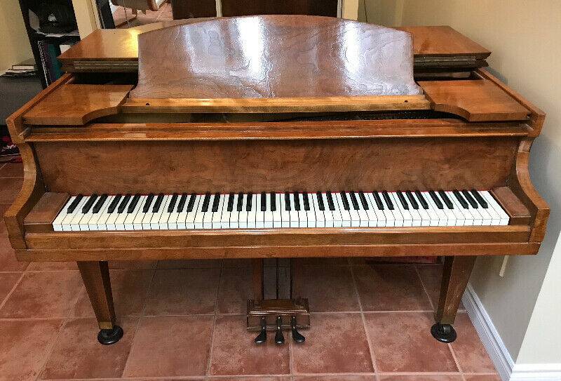 Baby Grand Piano, great condition, small condo-sized