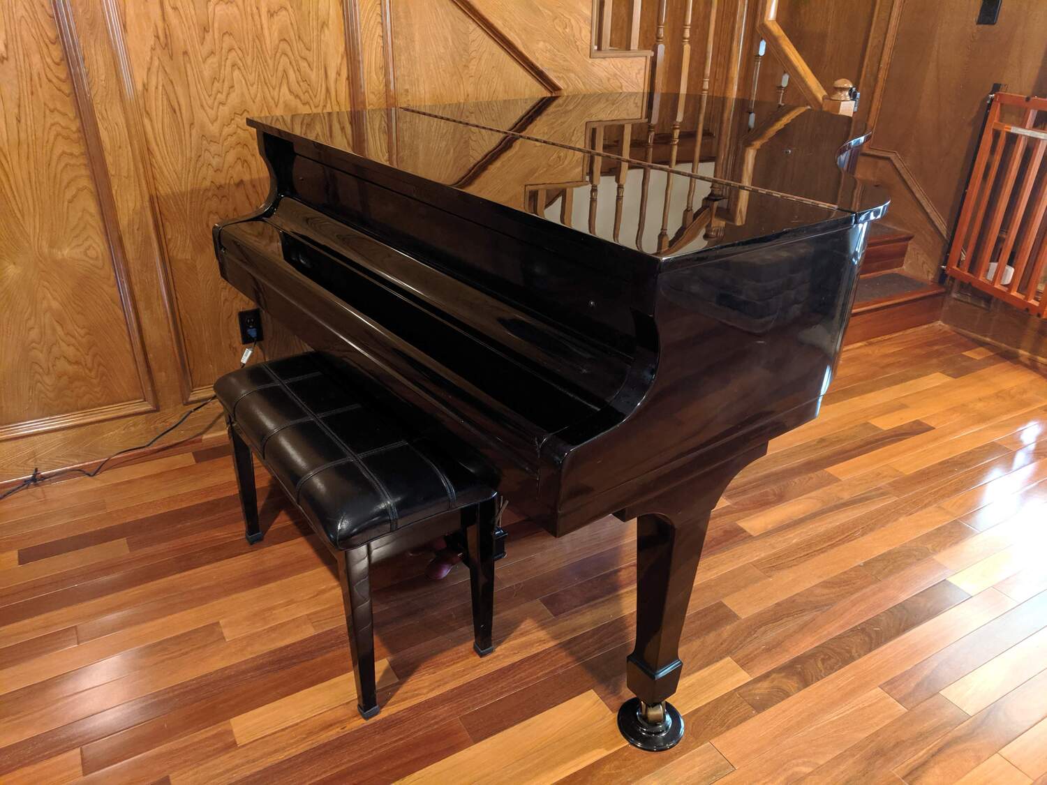 Hyundai G-82 Baby Grand Piano