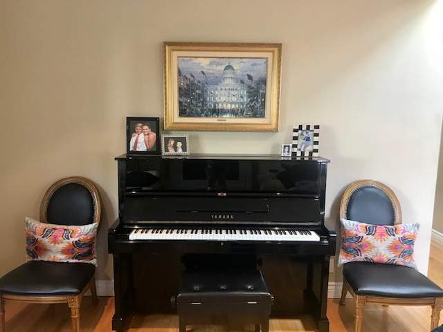 REDUCED. Yamaha U1 MINT condition