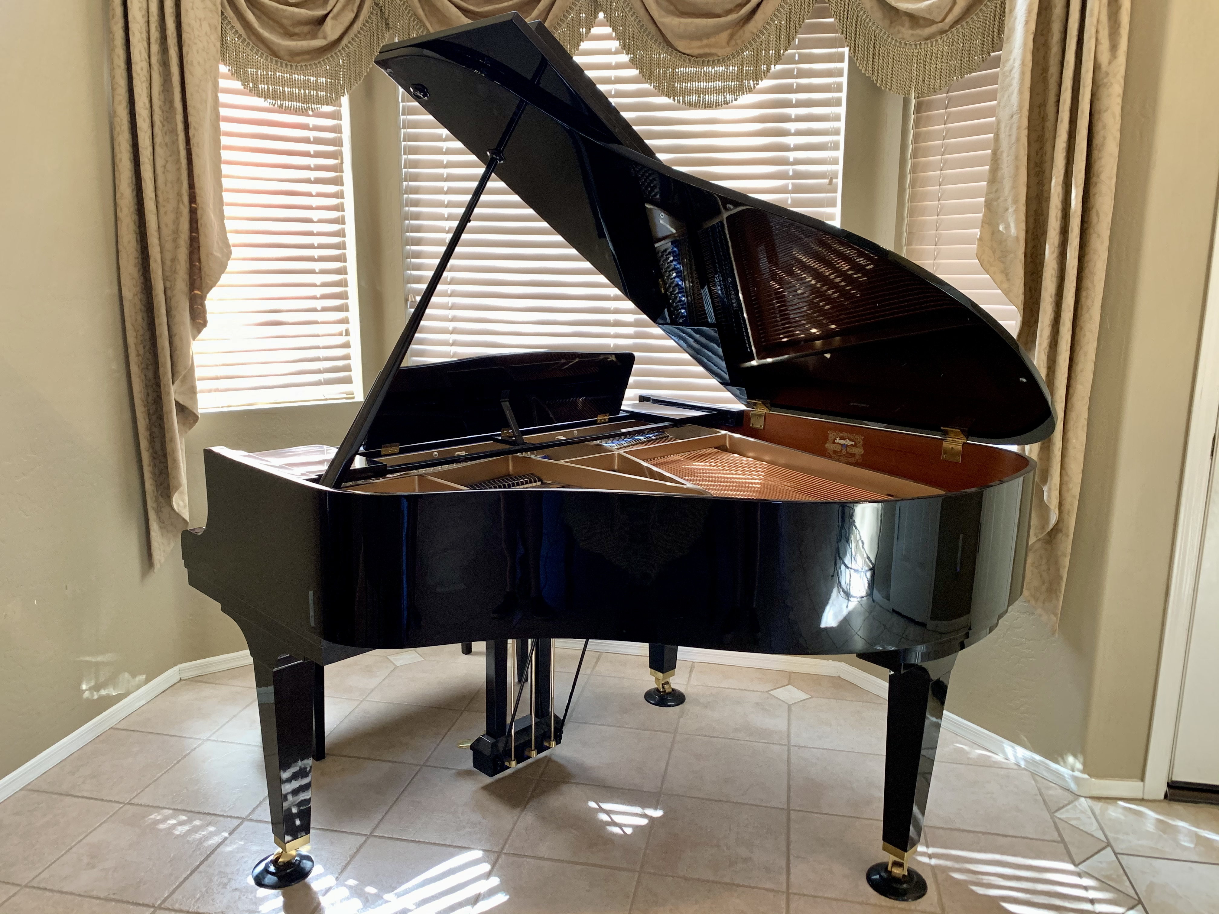 Beautiful Kawai GE-1 Baby Grand Piano