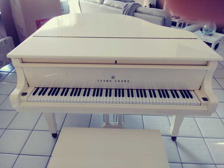*SOLD* Young Chang G-150 Baby Grand | Piano for sale