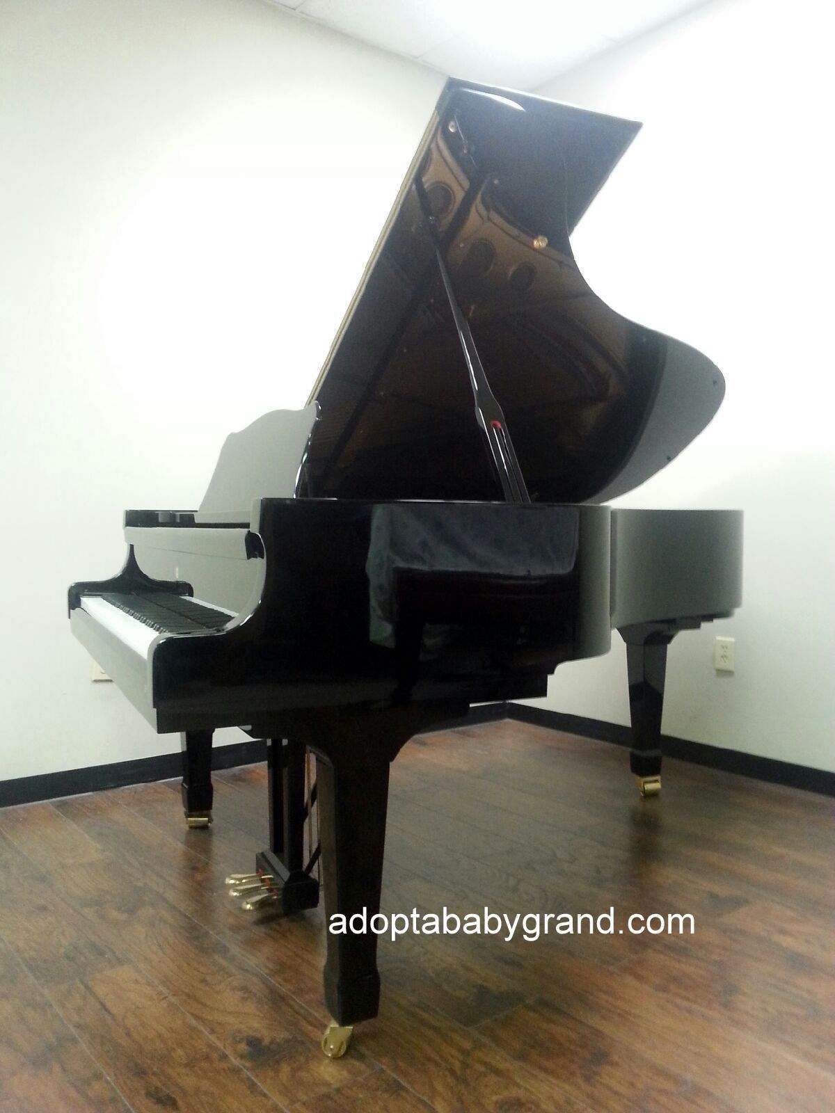 Young Chang semi concert Grand Piano - as new